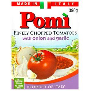 Pomi Finely Chopped With Onion & Garlic 390G