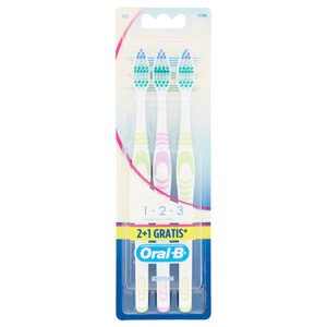 Oral-B Classic Care Toothbrush Medium 3 Pieces